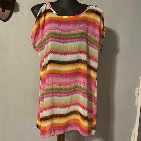 Small Lilypad cold shoulder pink ombré round neck B louse tunic top - Picture 2 of 16